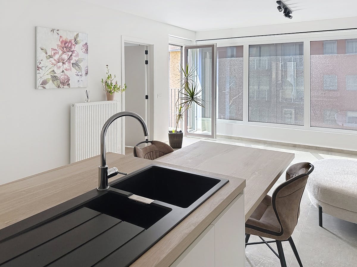 Appartement met 1 slaapkamer en ondergrondse staanplaats vlakbij Veurne centrum - foto 3