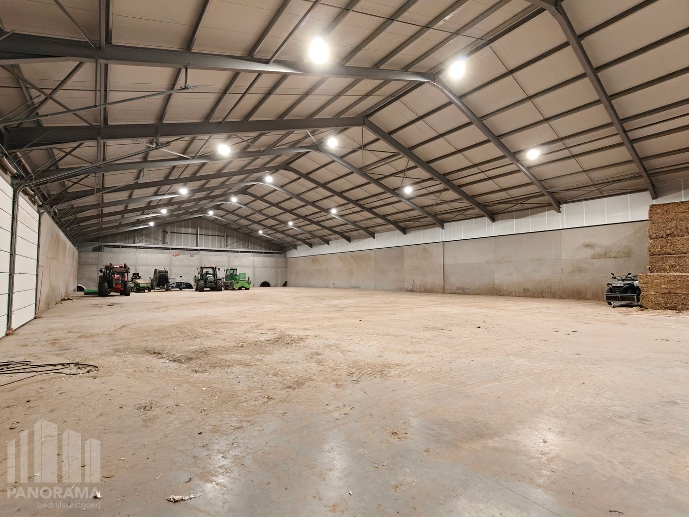 MAGAZIJNRUIMTE VAN +/- 2.100 m² LANGS DE N50 TE OOSTKAMP - foto 4