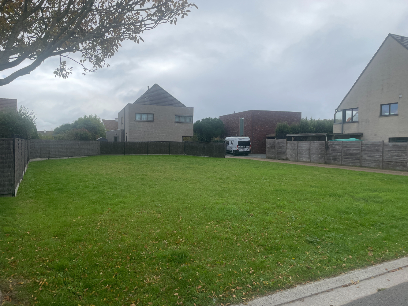 Ruime bouwgrond in rustige verkaveling in Bredene - photo 2