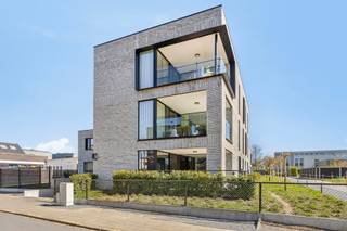 ✨ Gelijkvloers genieten in pure luxe – welkom in Koersel! ✨Ben je op zoek naar een appartement dat nét dat tikkeltje meer biedt? Stop met zoeken. Dit...