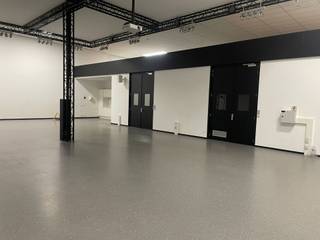 For rent at Zaventem, three modern warehouses offering large spaces for your business needs:Warehouse 1: Warehouse 607 m² + Annex 197 m² → Total 804...