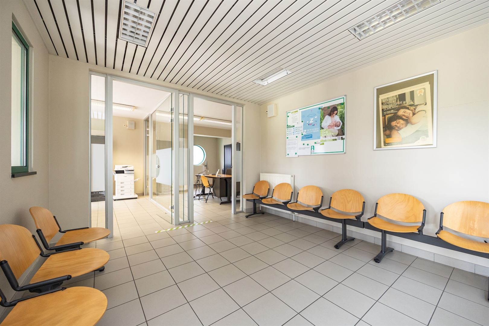 Kantoorruimte met parking in het centrum van Herselt - foto 4