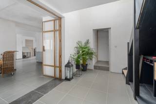 Ben je op zoek naar een instapklare woning met drie slaapkamers en een grote zuidgerichte tuin? Zoek niet verder! Deze woning met een...