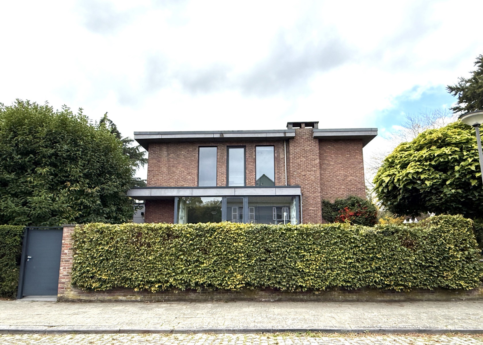 Wilrijk  | Half-open bebouwing met 3 slaapkamers en een tuin - foto 2