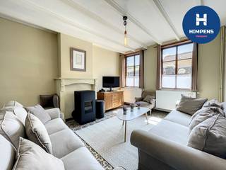 Ontdek deze prachtig gerenoveerde woning in een rustige straat, midden in het gezellige Steenkerke. Perfect voor wie houdt van ruimte, comfort én...