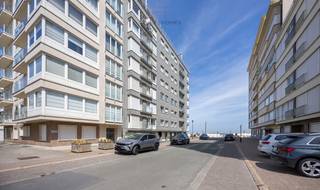 Prachtig vernieuwd appartement vlak aan het Albertstrand, met adembenemende uitzichten op zee en het hinterland.Dit appartement werd in 2015 grondig...