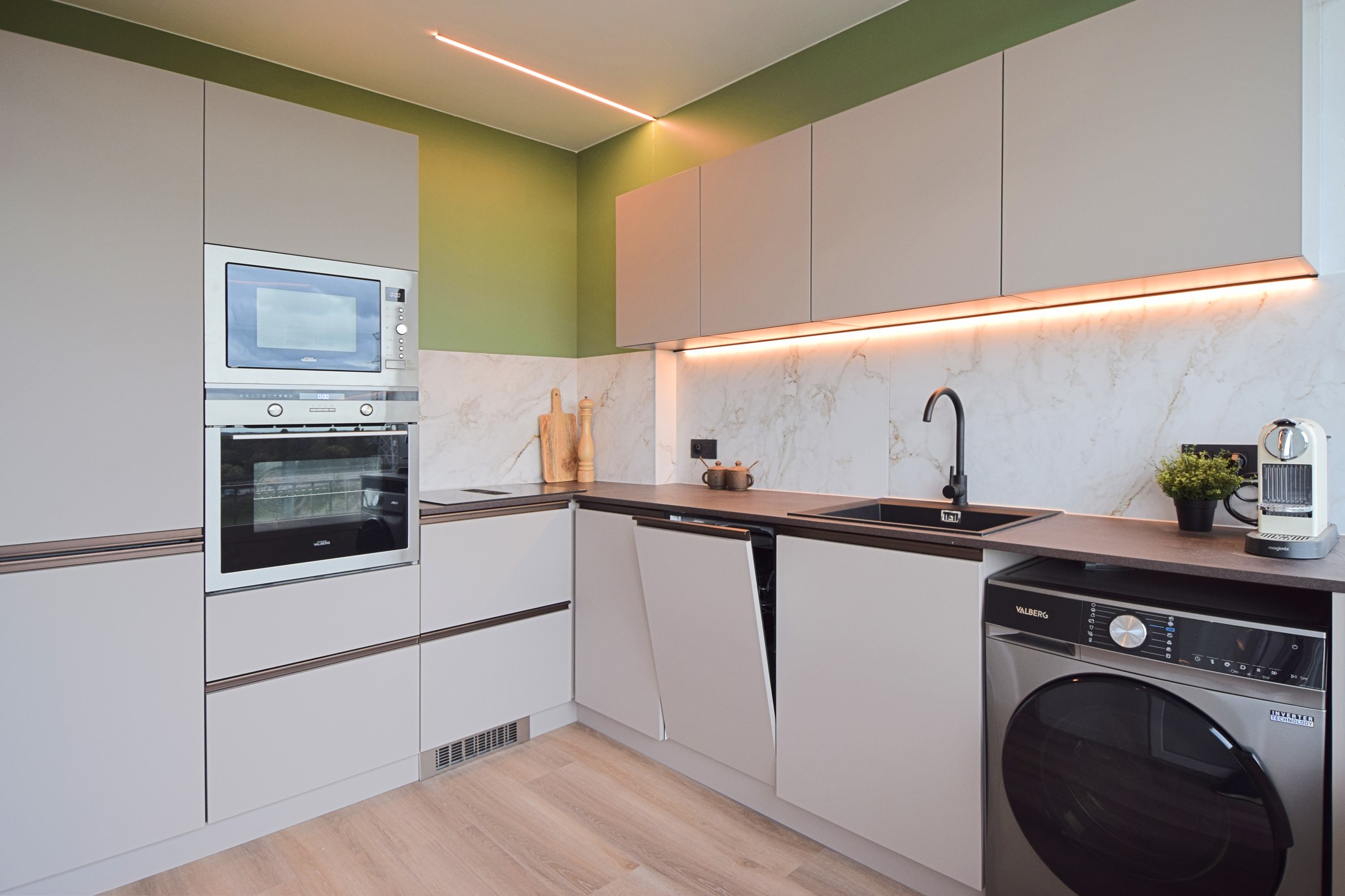Gerenoveerd 2 slaapkamer appartement met terras - Perfect voor starters! - foto 5