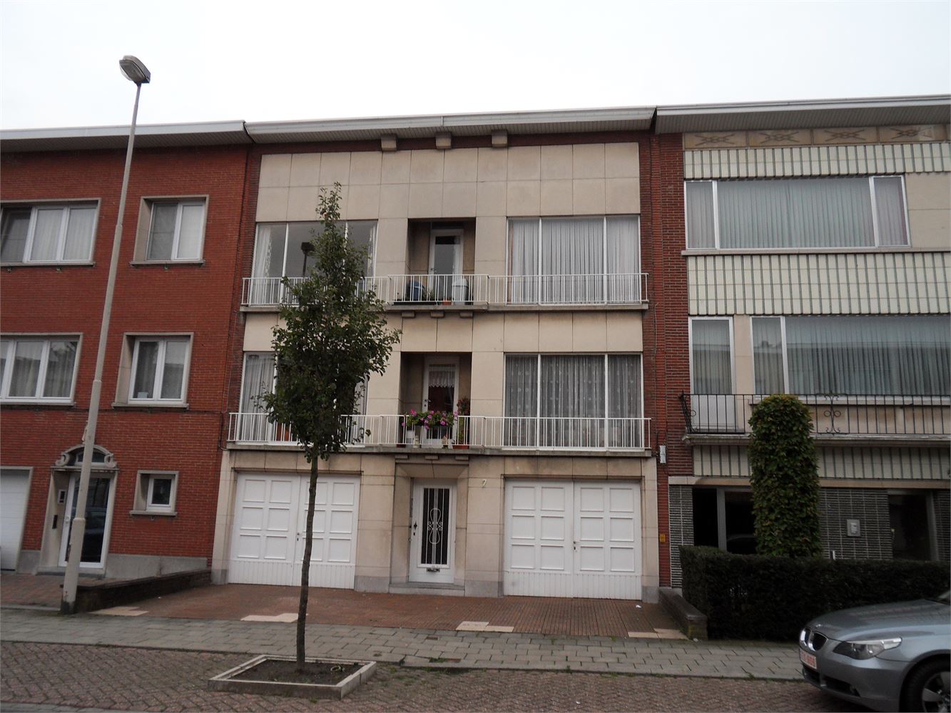 Volledig gerenoveerd ruim 1 slaapkamer appartement - foto 1