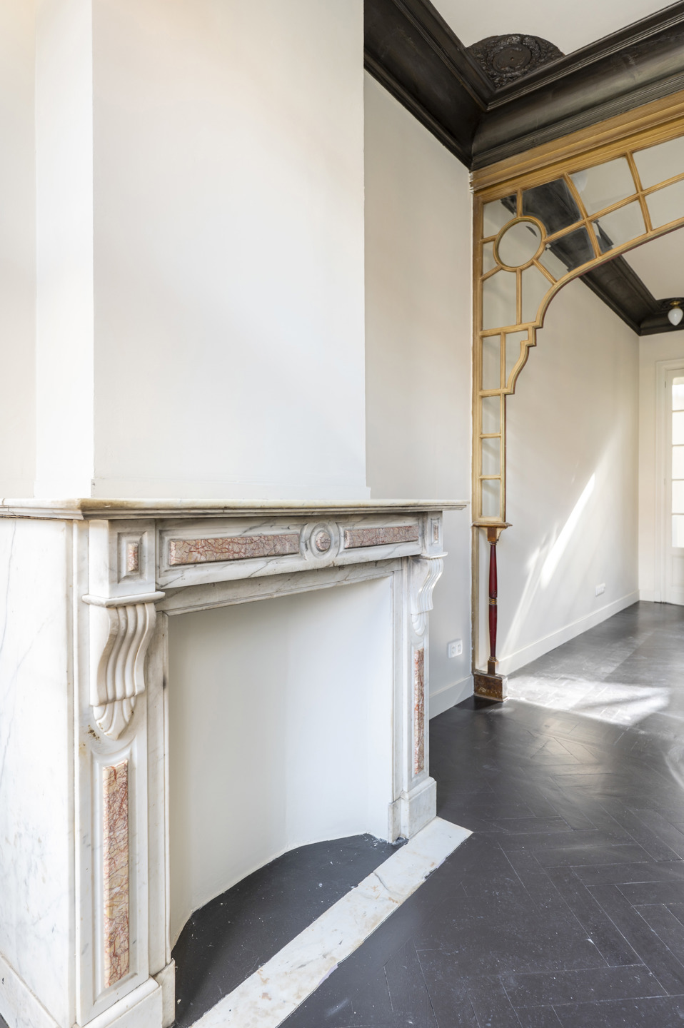 ZURENBORG - Karaktervolle herenwoning, volledig gerenoveerd  - foto 4