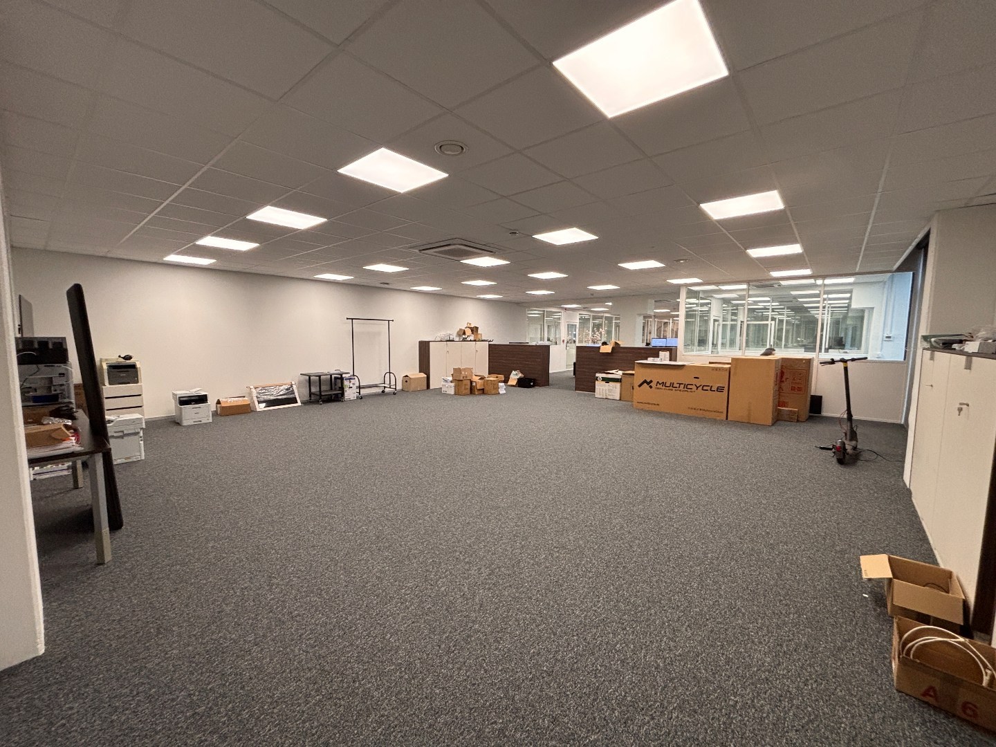 Commercieel kantoor te huur in Kortrijk (315m²) op commercieel centrum Pottelberg - foto 4