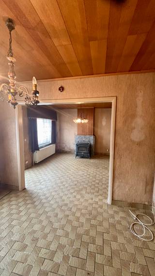 Geluwe - Te renoveren woning met garage en tuin te koop.Op zoek naar een ideale investering? Of ben je een handige harry? Dan is dit je...