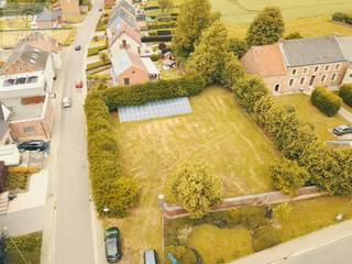 Bouwgrond voor open bebouwing – prachtig hoekperceel van 7a 87ca in NeerwindenNeerwinden – Donkerstraat 1Oppervlakte van 7a 87caIn het charmante en...