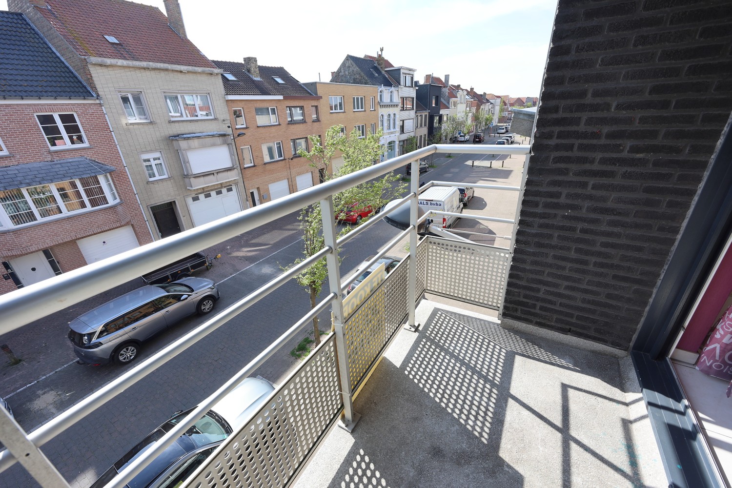 Appartement duplex ensoleillé avec 3 chambres et garage ! - photo 3