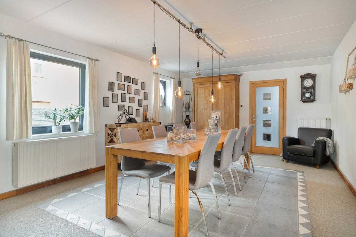 Energiezuinig en ruim huis met 4 slaapkamers in Hasselt. - foto 5