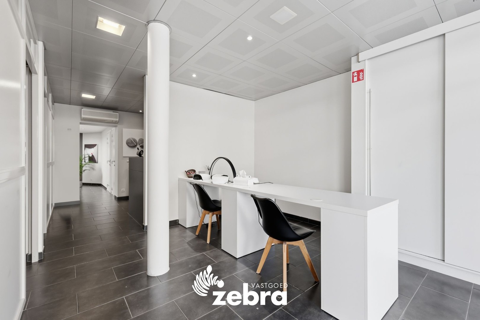 Veelzijdig handelspand op commerciële ligging in Tielt! - foto 4