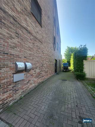  Ruim duplex appartement met 3 slaapkamers, 2 badkamers en groot terras – vlak bij het centrum Ontdek dit ruime en praktisch ingedeelde duplex...