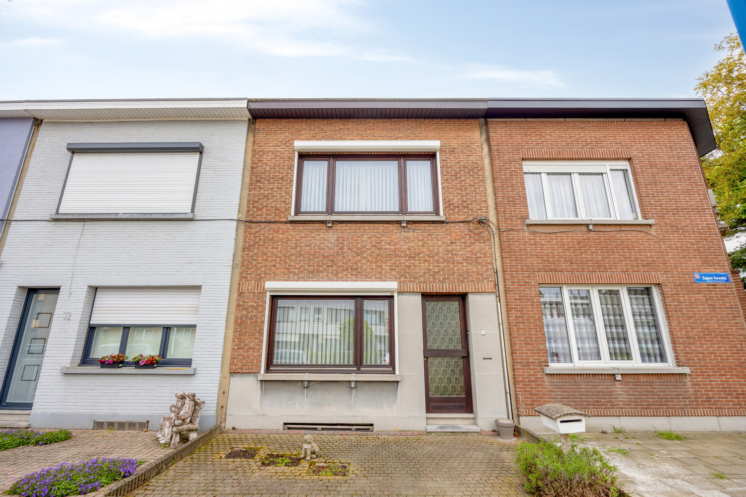 Te renoveren rijwoning met 3 slks en tuin. - foto 3