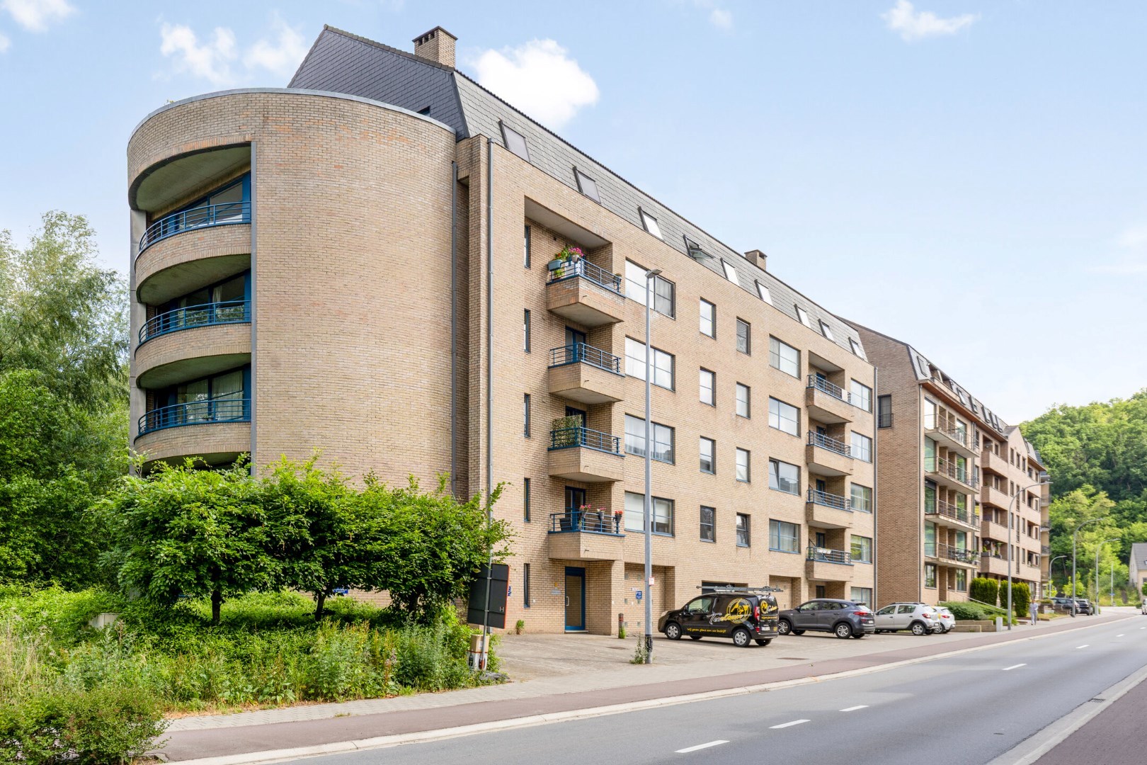 Goed gelegen 3-slaapkamerappartement  – EPC 105 kWh/m² - bewoonbare opp. 136 m² - foto 2