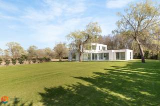 Op een unieke locatie in een groene omgeving te Bonheiden bevindt zich deze ruime nieuwbouwwoning op een schitterend perceel van 1500m². U...