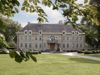 Gelegen aan de rand van het schitterende natuurreservaat De Kalmthoutse Heide, op een privéterrein van 63.880 m², biedt deze...