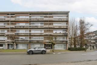 Op de eerste verdieping van een verzorgde residentie vind je dit gezellige appartement.Aan de straatkant van het appartement vind je een lichtrijke...