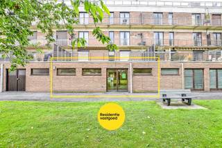 Centraal gelegen appartement (148 m²) in centrum Diksmuide! Momenteel ingericht als kantoorruimte, maar beschikt over enkele polyvalante ruimtes...