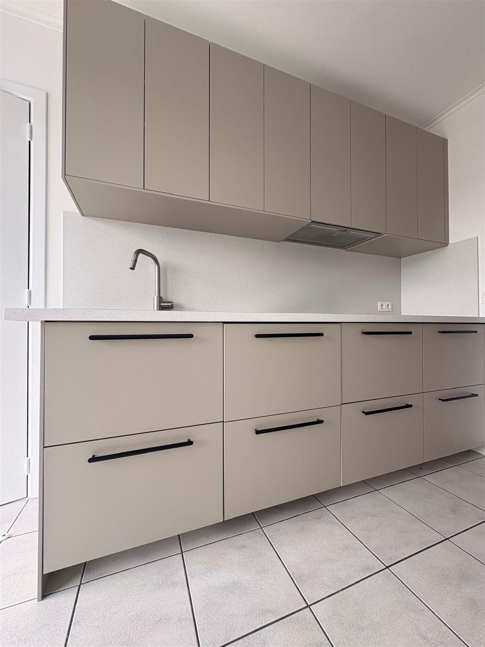 Ruim 2-slaapkamerappartement met lift en autostaanplaats in Sint-Gillis-Dendermonde - foto 4
