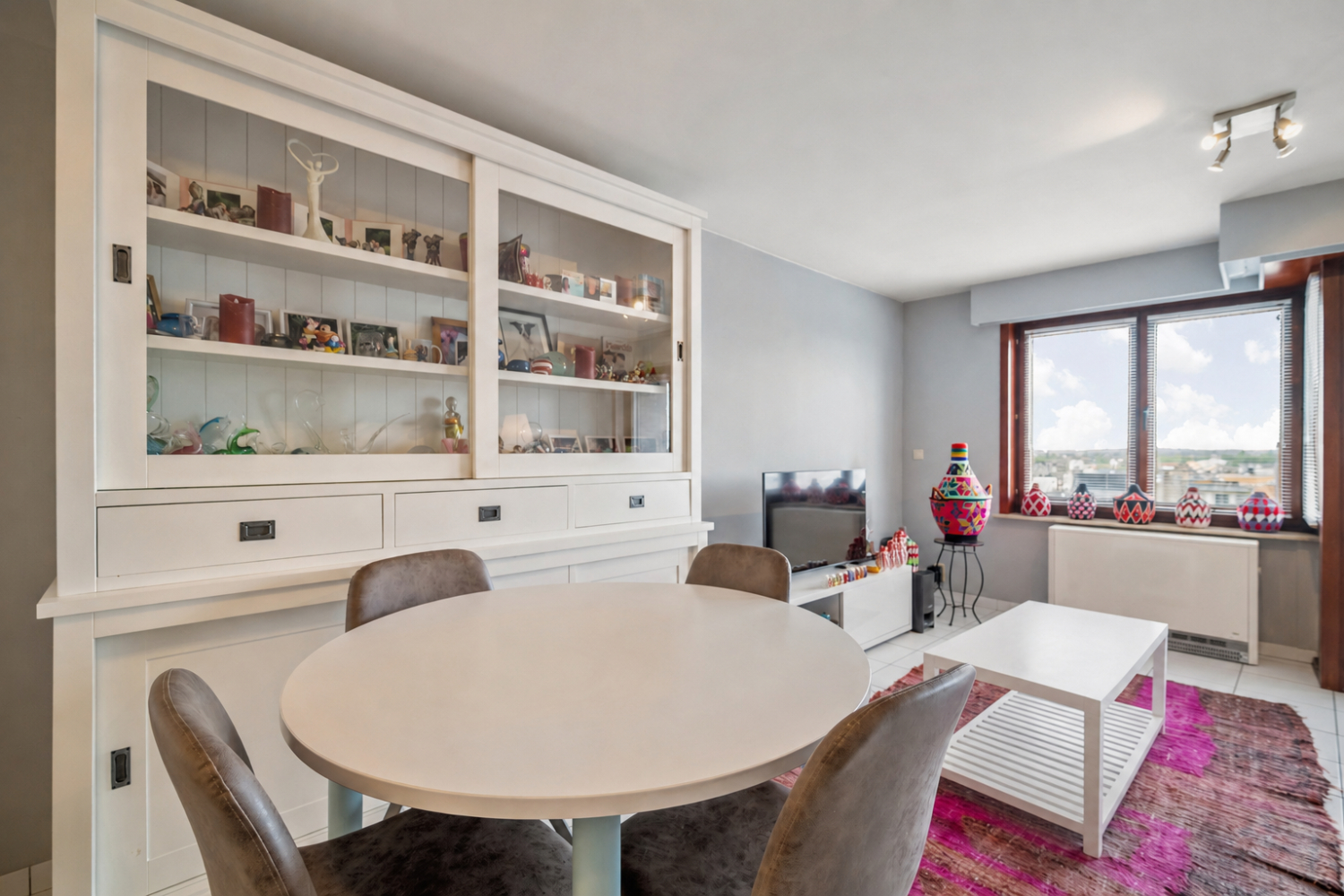 Lichtrijk twee slaapkamer appartement met terras op toplocatie - photo 4