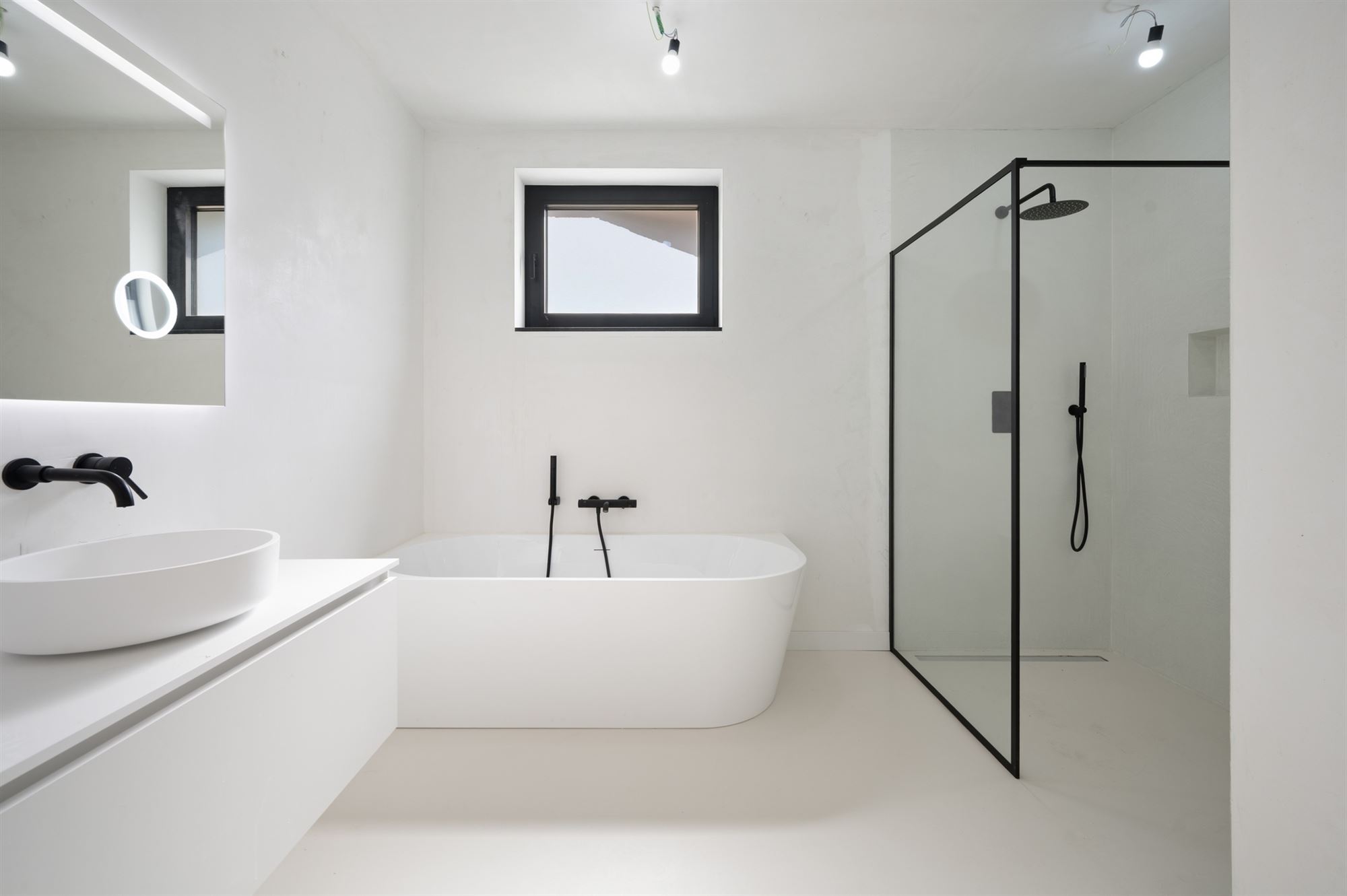 Ruime woning met 3 kamers, 2 badkamers en 3 terrassen - foto 5