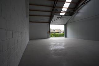   Loods te huur in Eine voor opslag van materiaal. Huur loods valt onder BTW Stelsel.€40/mnd provisie voor verbruik elektriciteit.Voor meer info bel...