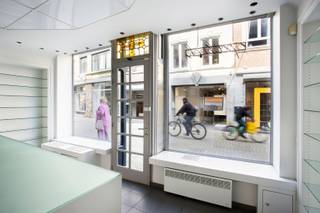 Une opportunité rare pour les amateurs de logements de caractère, ce magnifique projet de rénovation historique avec du cachet.Dans la rue...