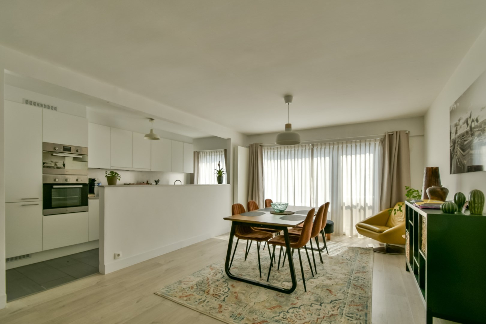 Instapklaar en lichtrijk appartement in centrum Torhout! - foto 2