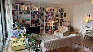 Welkom in dit schitterende appartement van 118m² in het hart van Antwerpen! Dit ruime en licht twee-slaapkamer appartement biedt alles wat u...