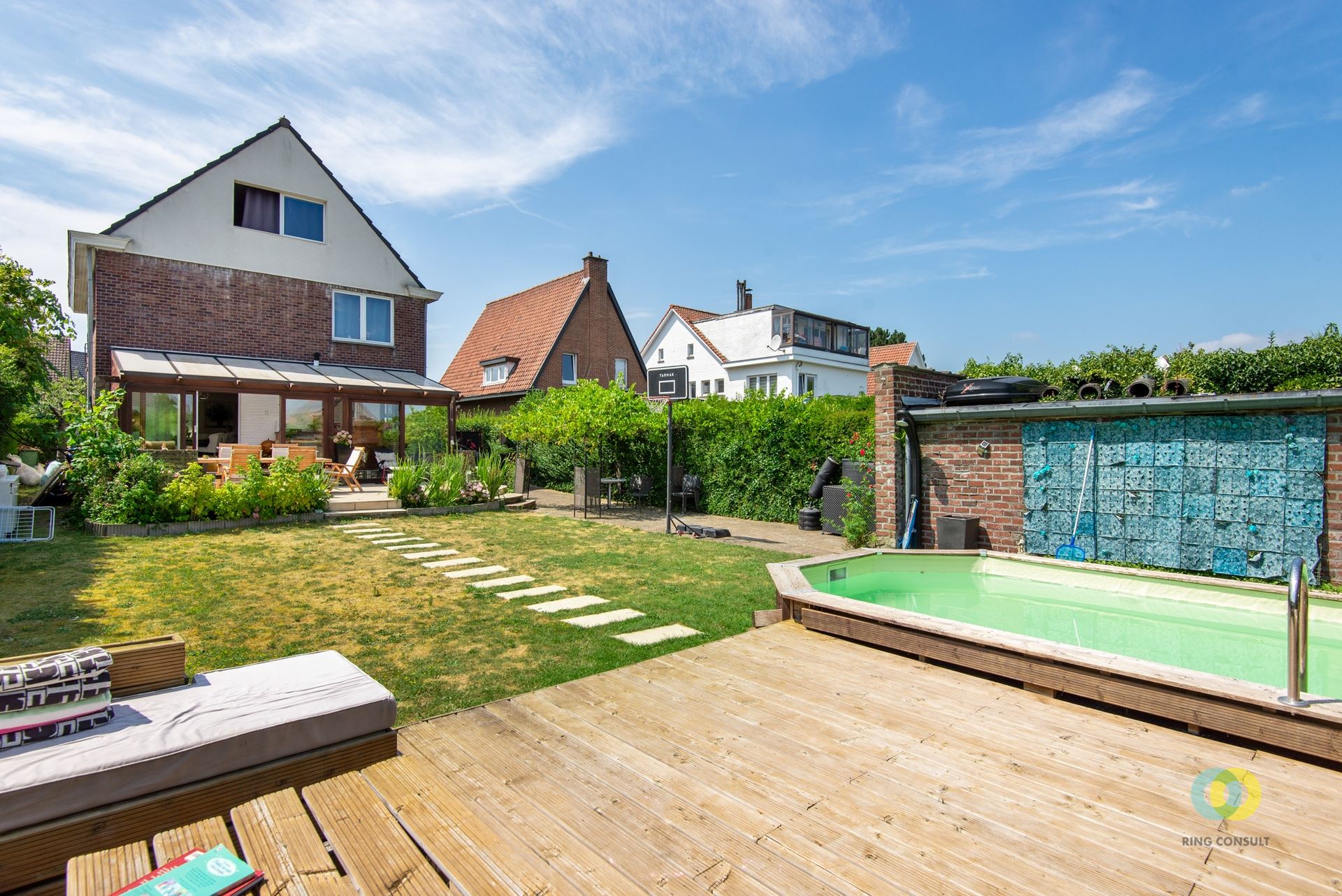 Ruime gezinsvilla met tuin en zwembad - foto 4