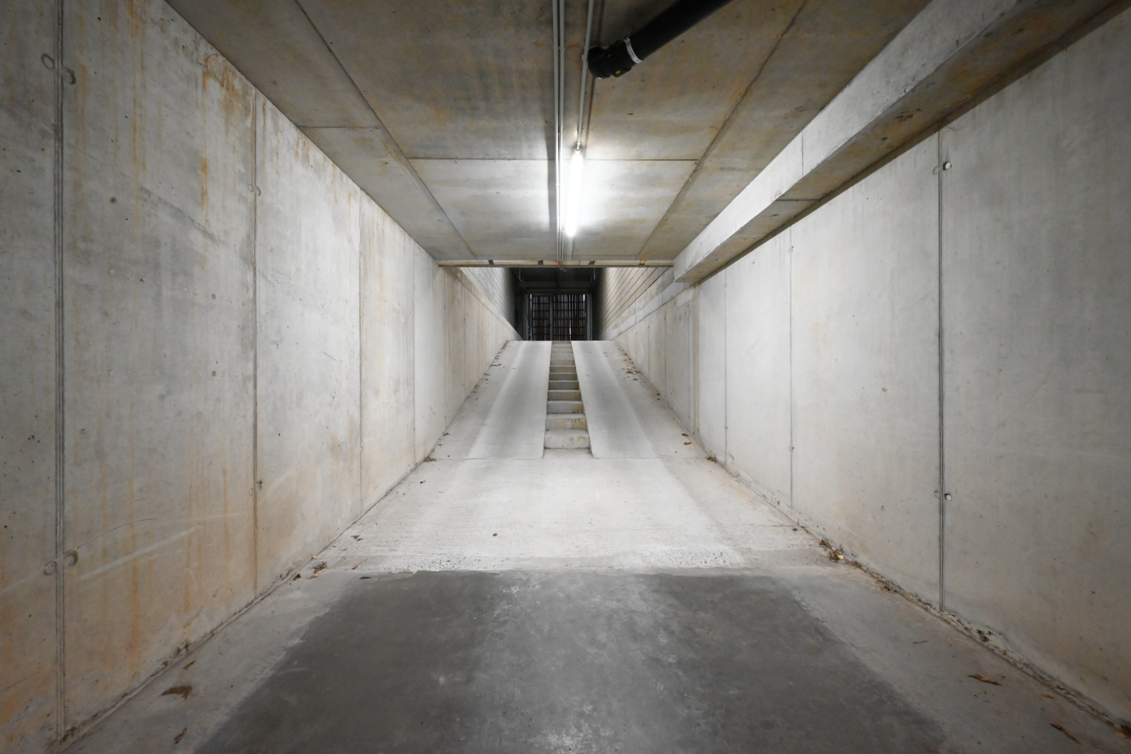 Ondergrondse staanplaats in het hartje van Rumbeke! - foto 5