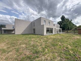 Laatste nieuwbouwwoning te koop in project Jasmijnhof, bestaande uit 8 moderne woningen gelegen in de rustige wijk 'Bilkhage' te koop in...