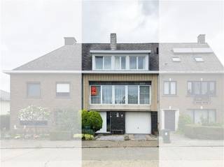 Deze statige woning is rustig gelegen en omringd door ontelbare troeven.INDELINGBij het binnenkomen in de inkomhal kan men doorlopen naar de garage,...