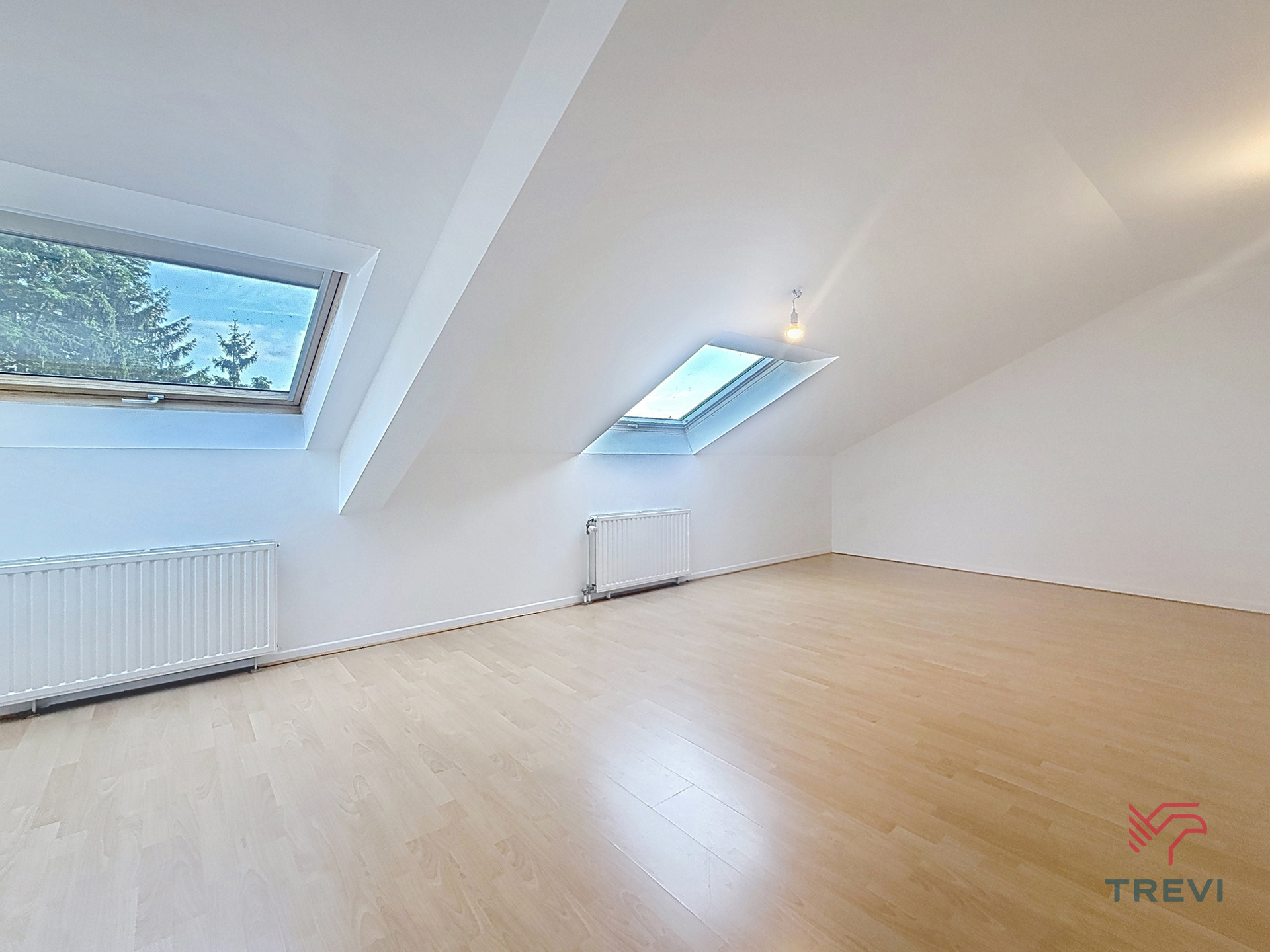 Ruim appartement met 2 slaapkamers + kelder en garagebox - foto 5