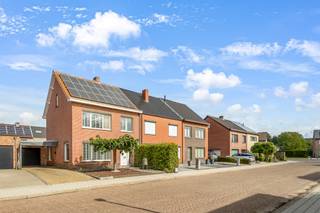 Ligging:Aangenaam en uitermate rustig gelegen in een kindvriendelijke verkaveling pal in het centrum van Oud-Turnhout. Op wandelafstand van scholen,...