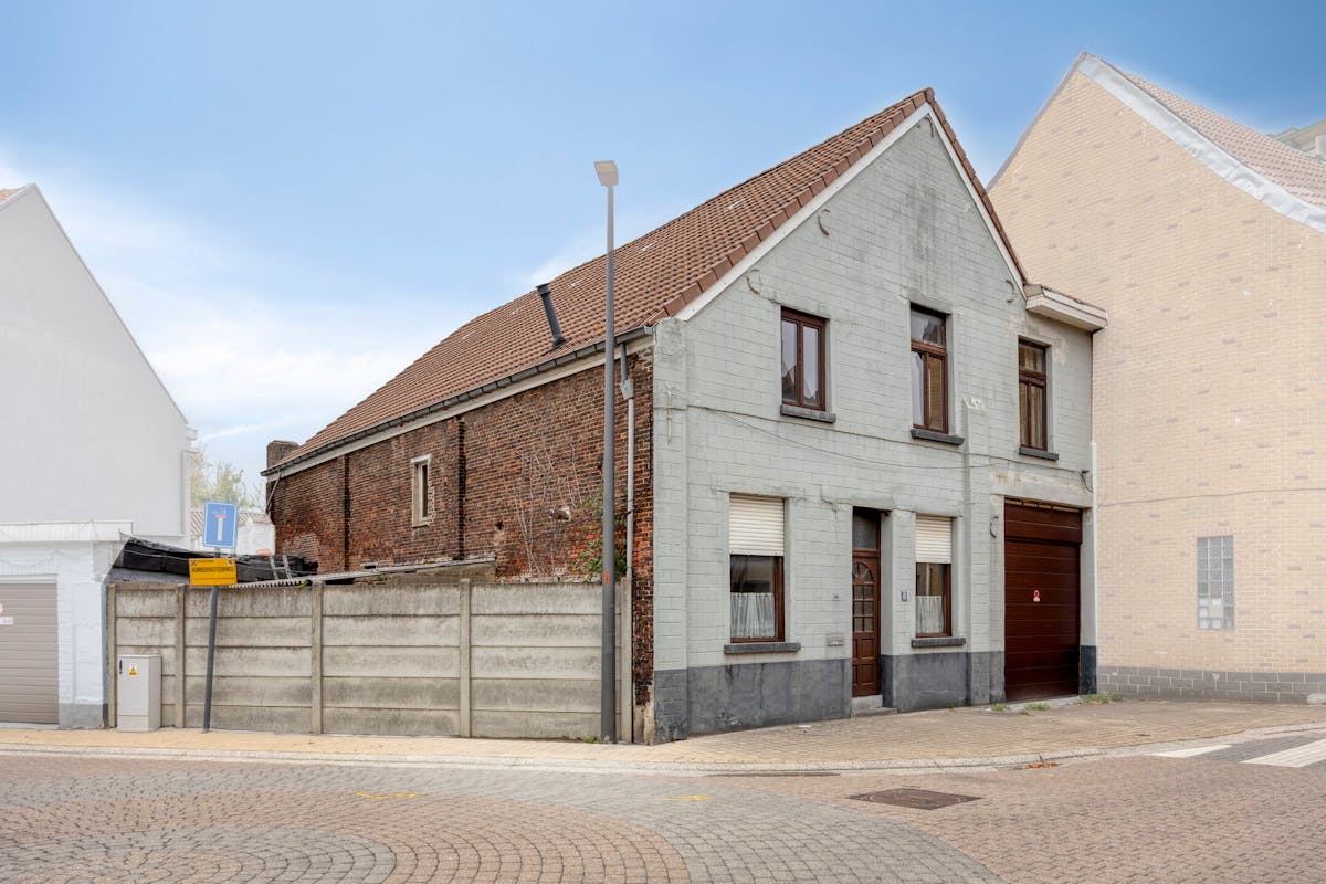 Te renoveren driegevelwoning met 4 kamers, grote tuin en werkplaats in Grimbergen - foto 4
