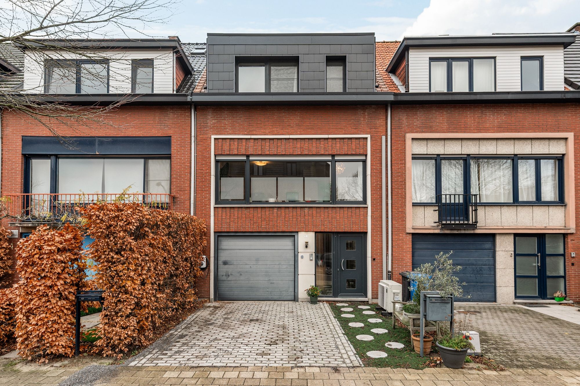 Instapklare bel-étage in het geliefde Mariaburg-Brasschaat! - foto 1