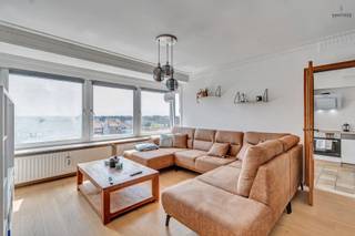 Ruim en instapklaar appartement in Mariakerke (115 m²)Op een toplocatie in Mariakerke bevindt zich dit instapklare appartement met een oppervlakte...
