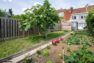 In quiet and green Haren is located this charming and ready to move in two-fronted house. Thanks to its location in a peaceful residential area,...