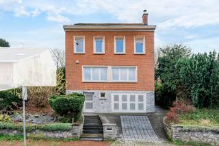 We Invest stelt met plezier deze charmante bel-etagewoning voor met 225 m² bewoonbare oppervlakte, ideaal georiënteerd op het zuiden en voorzien...