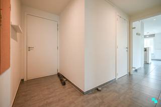 Dit energiezuinig tweeslaapkamer appartement bevindt zich op de gelijkvloerse verdieping van residentie 'Kouterpark' en heeft een...