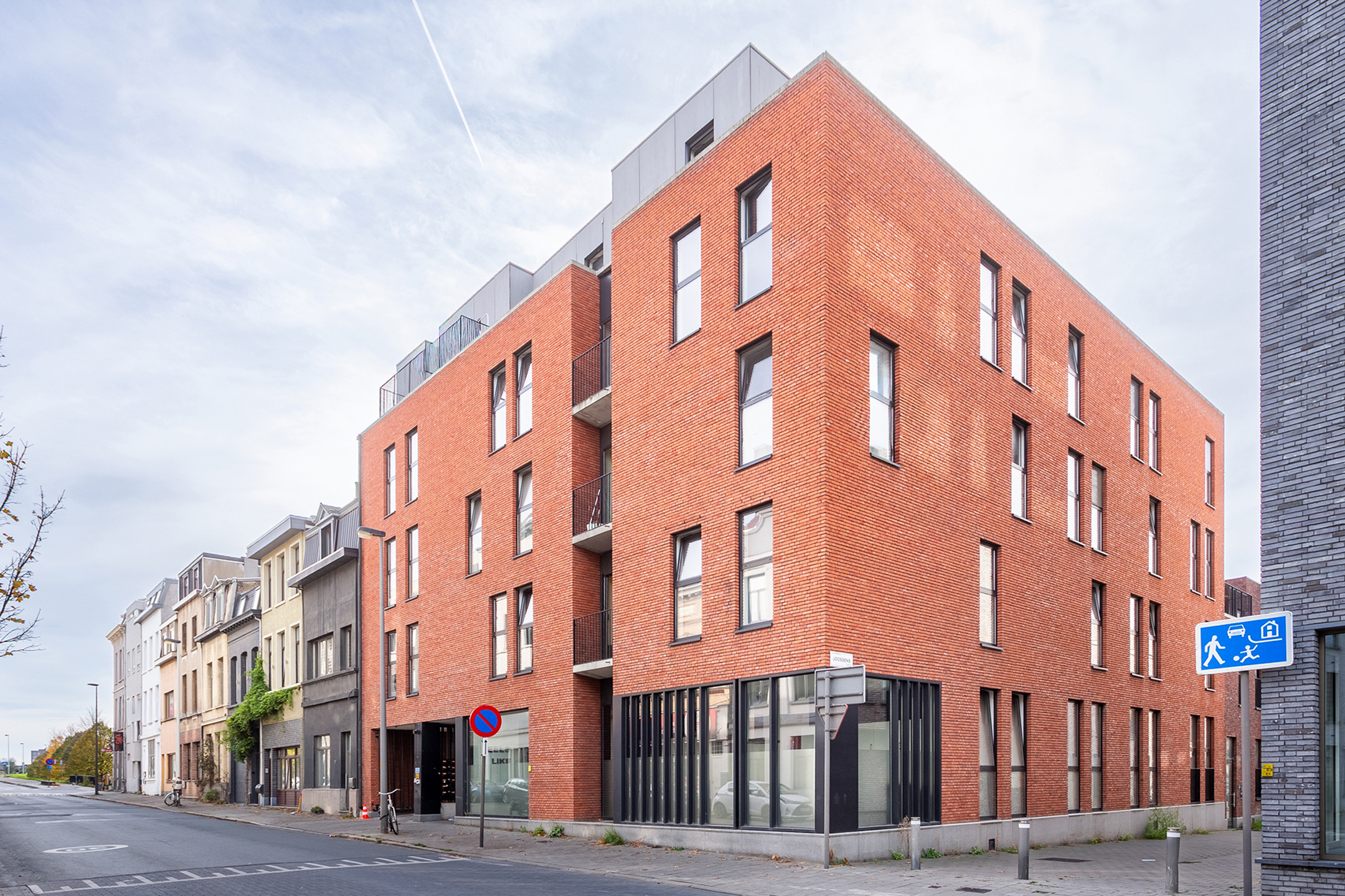 Apartment for sale in Antwerp with 4 bedrooms - photo 1