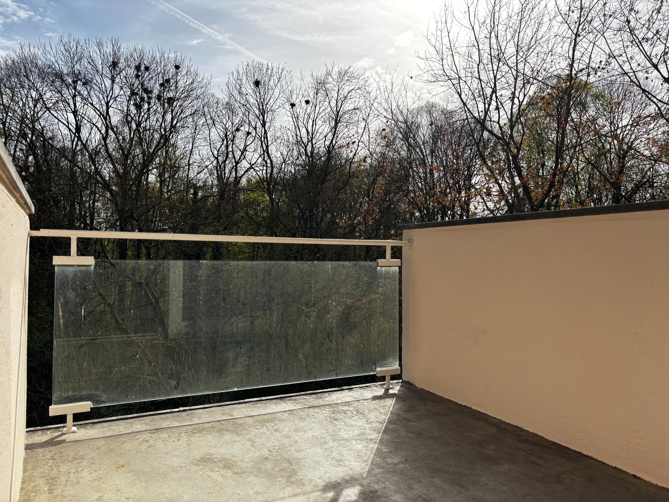 Gerenoveerd appartement met garagebox in bosrijke omgeving! - photo 4