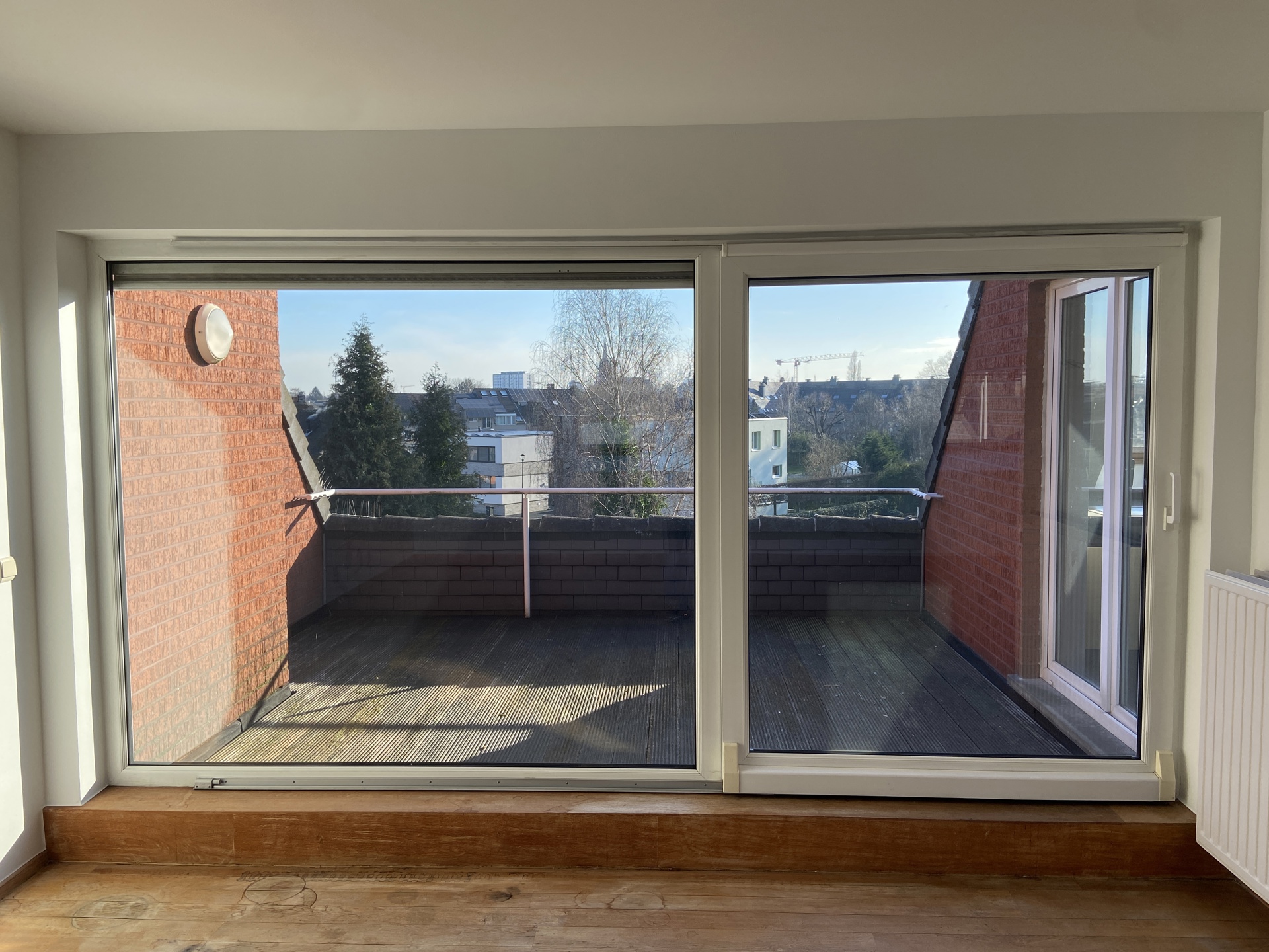 AALST - Lichtrijk, recent appartement met groot terras. - foto 5