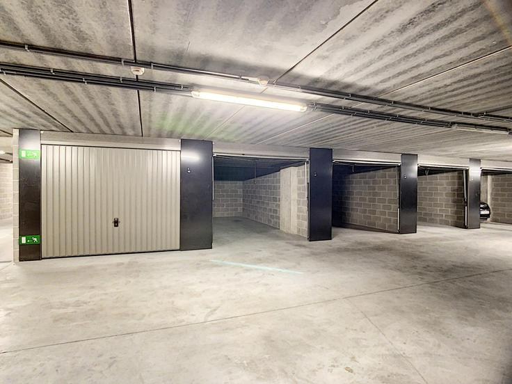 Garage for sale in Ghent - photo 1