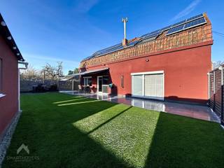 Deze instapklare alleenstaande woning is rustig gelegen in een doodlopende straat, terwijl winkels, scholen en belangrijke verbindingswegen...